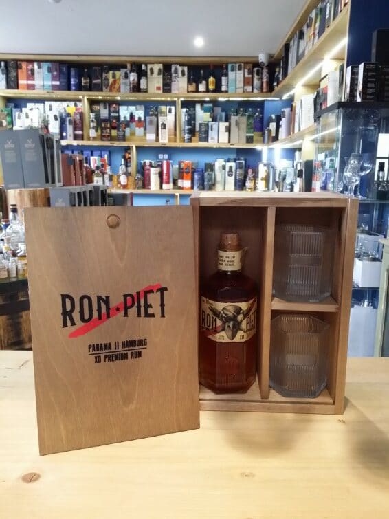 Ron Piet 10 year old XO Rum Gift Set 50cl 40%